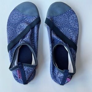Woman’s fitkicks shoes